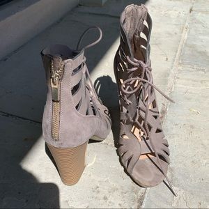 Grey Heeled Sandals | 8